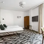Astoria, Western Signature Collection 3*