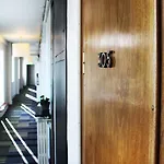 Astoria, Western Signature Collection 3*