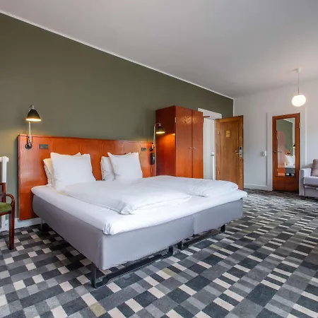 Otel Astoria, Western Signature Collection
