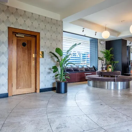 Astoria, Western Signature Collection