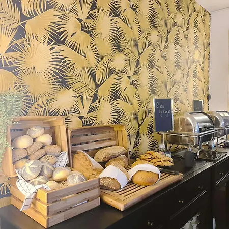 Astoria, Western Signature Collection 3*