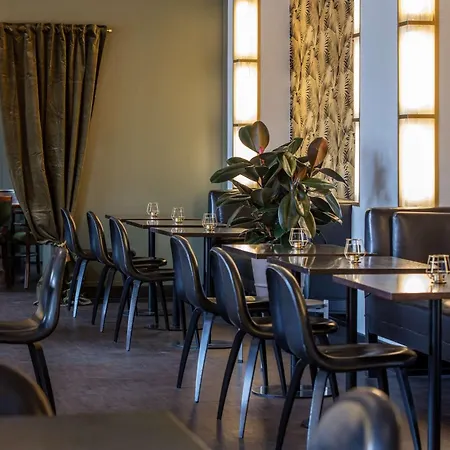 Hotel Astoria, Western Signature Collection