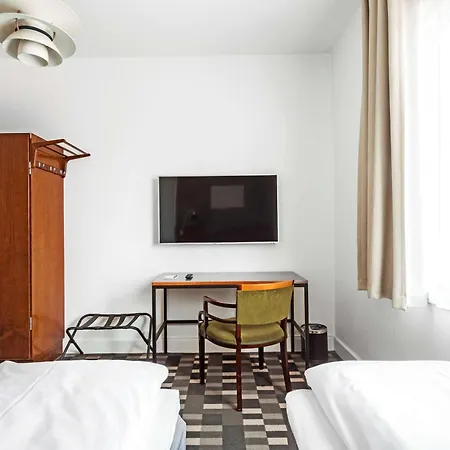 Hotel Astoria, Western Signature Collection