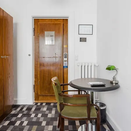 Astoria, Western Signature Collection