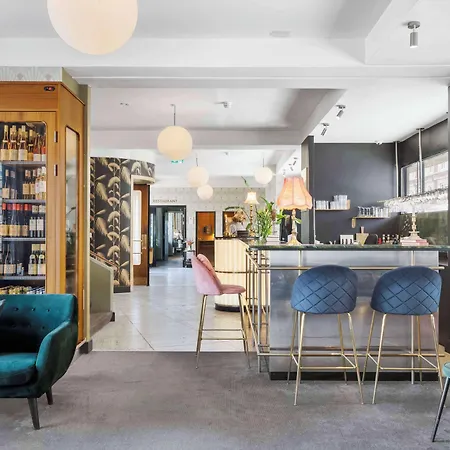 Astoria, Western Signature Collection Hotell