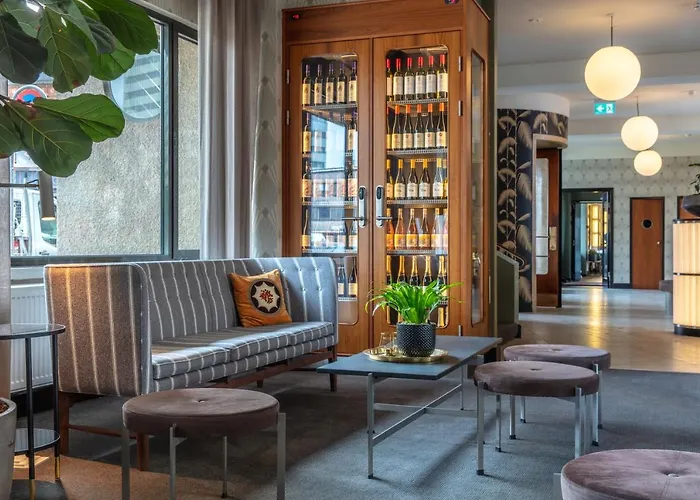 Astoria, Western Signature Collection 3*