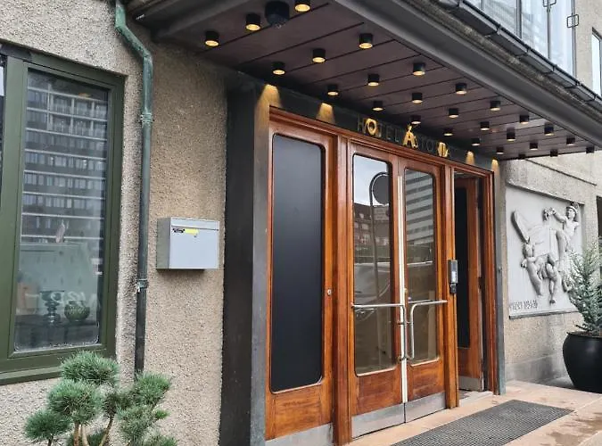 Astoria, Western Signature Collection 3*