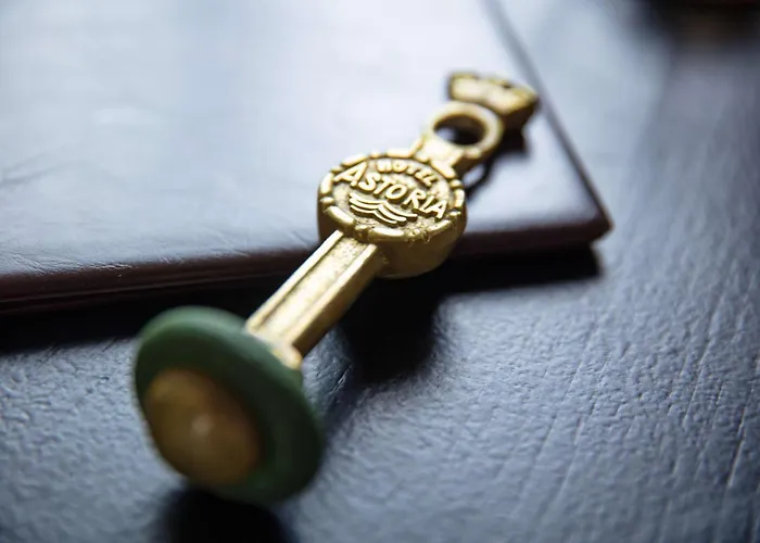 Astoria, Western Signature Collection