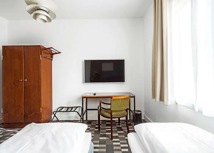 Hotel Astoria, Western Signature Collection