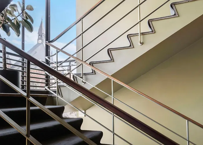 Astoria, Western Signature Collection 3*