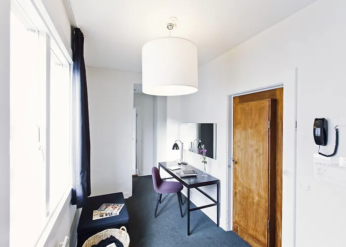 Astoria, Western Signature Collection 3*