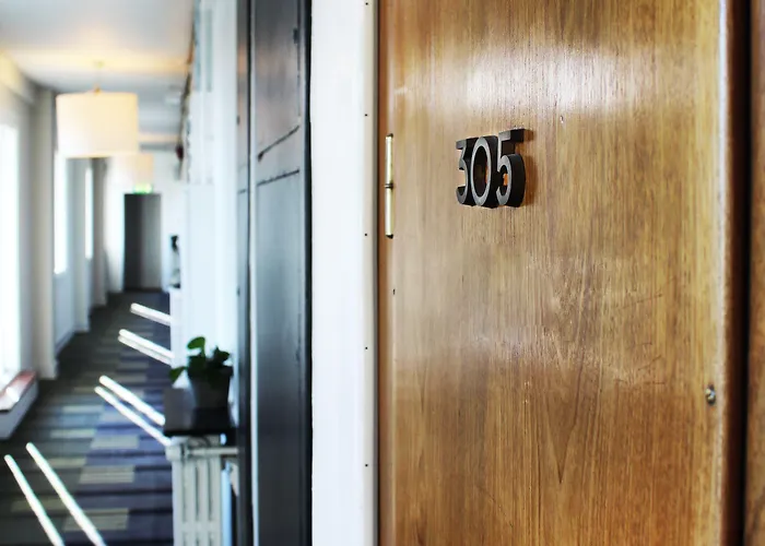 Astoria, Western Signature Collection 3*