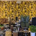 Astoria, Western Signature Collection